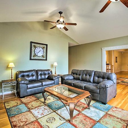 Lakefront Home With 2-Tier Deck And Boat Parking! Χοτ Σπρινγκς Εξωτερικό φωτογραφία