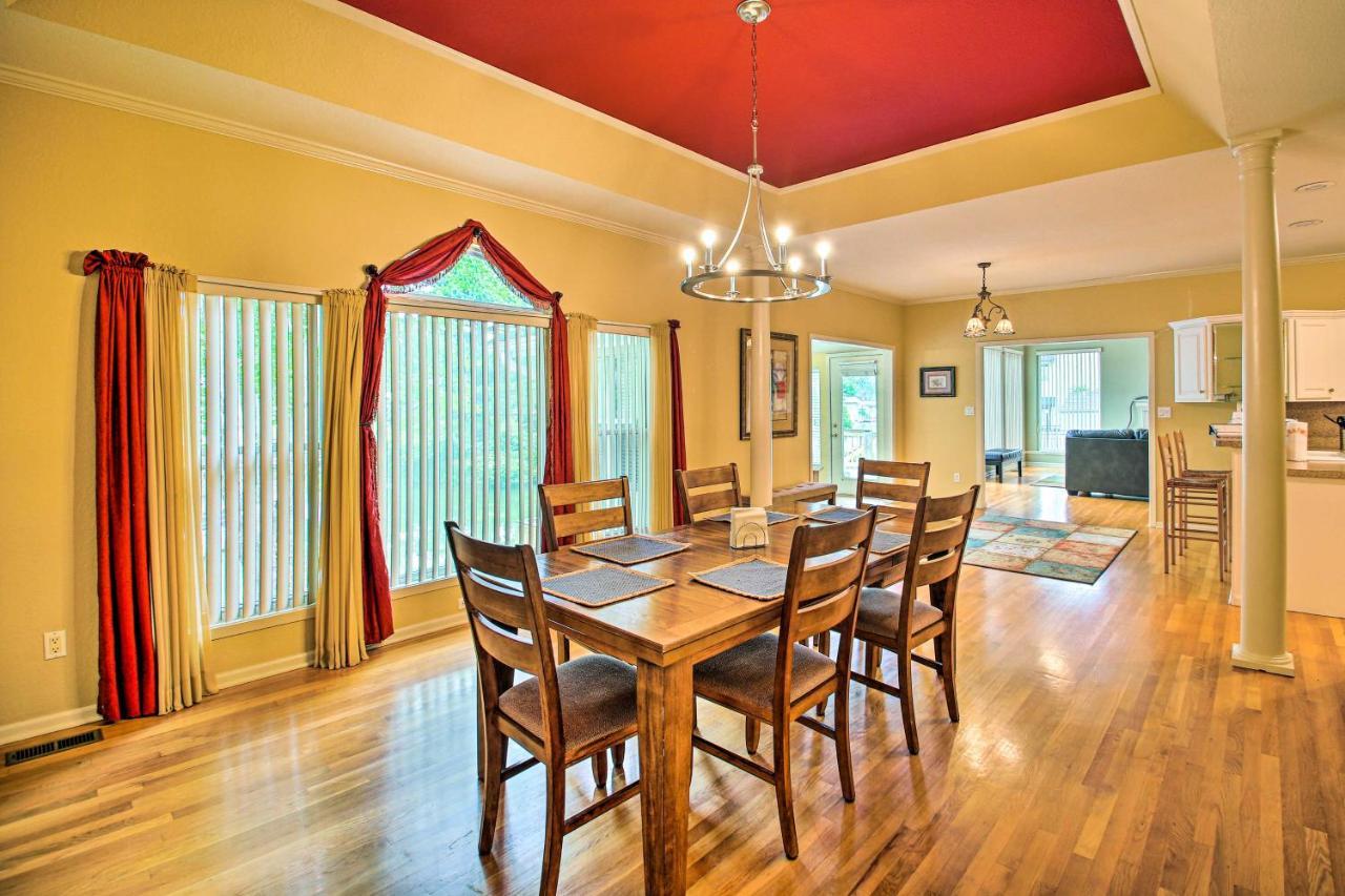 Lakefront Home With 2-Tier Deck And Boat Parking! Χοτ Σπρινγκς Εξωτερικό φωτογραφία