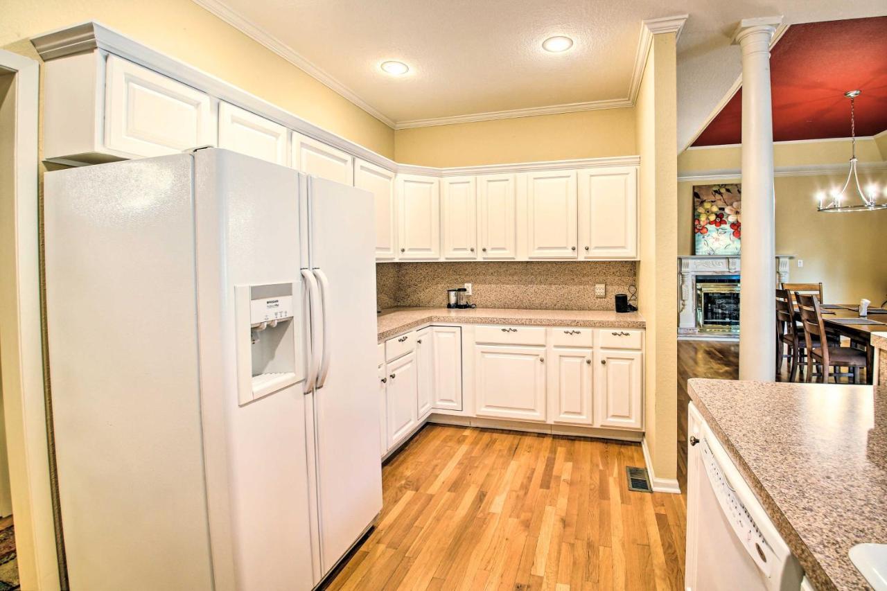 Lakefront Home With 2-Tier Deck And Boat Parking! Χοτ Σπρινγκς Εξωτερικό φωτογραφία