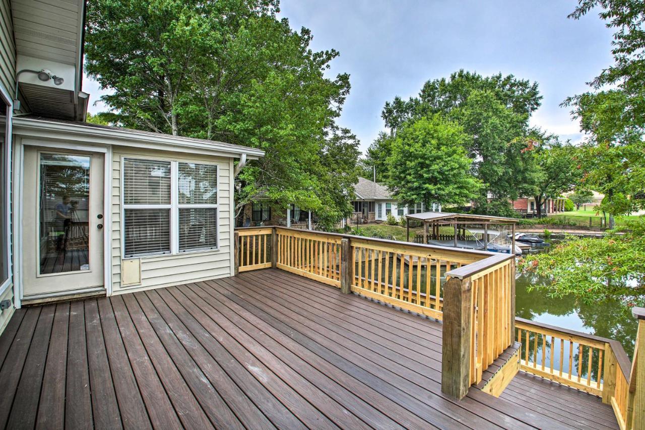 Lakefront Home With 2-Tier Deck And Boat Parking! Χοτ Σπρινγκς Εξωτερικό φωτογραφία